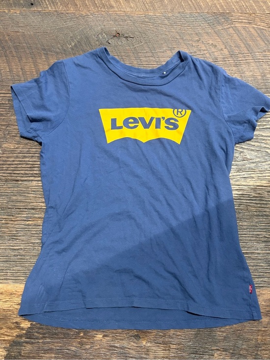 Levi's Tops - Levi’s Navy Blue Yellow Batwing Logo Graphic Tee Women’s Small